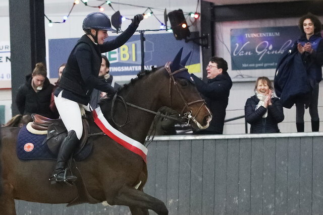 chiara van der linden en paard elizabeth kampioen