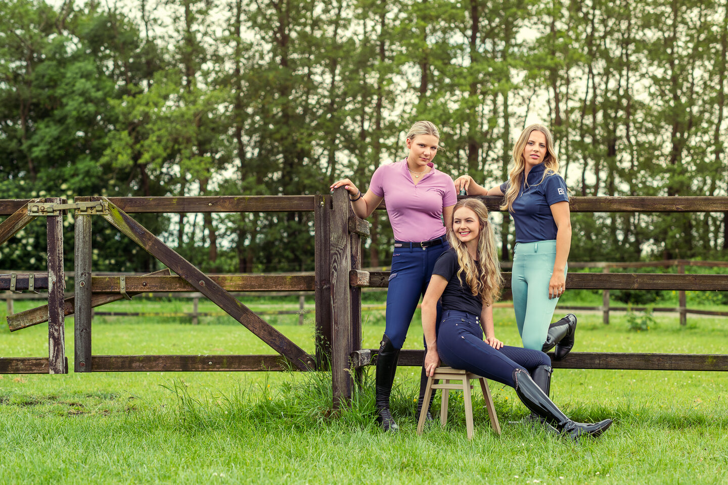 Kim showt groen wedstrijdjasje van Harry's Horse