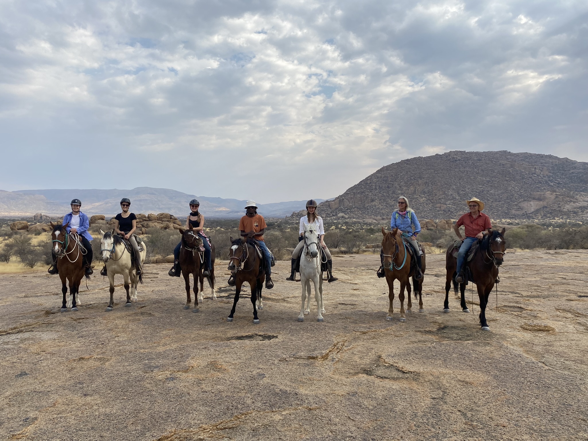 Samantha loopt naast haar veulentje